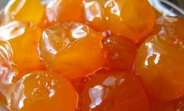 Варенье из желтой черешни с кусочками лимона