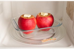 Печеные яблоки в микроволновке Печеные яблоки в микроволновке