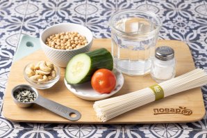 Холодная лапша с соевым молоком "Конггуксу" Холодная лапша с соевым молоком "Конггуксу"