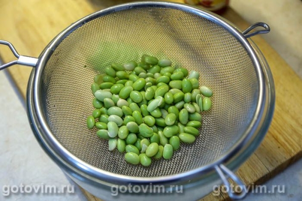 Поке из киноа с куриной грудкой, авокадо и бобами эдамаме