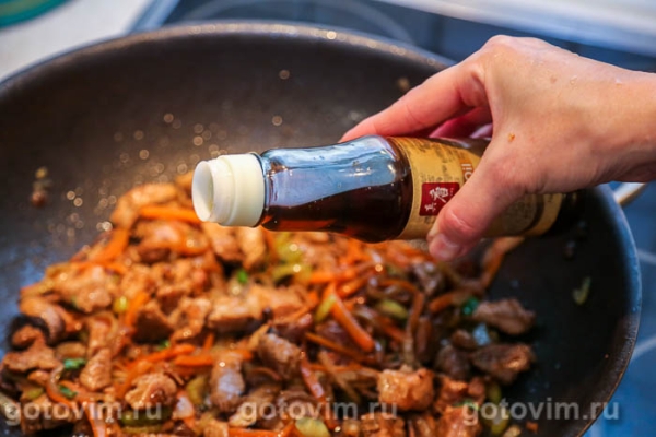 Стир-фрай из свинины с грибами и овощами