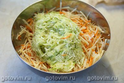 Запеканка из тертых кабачков и картофеля с сыром сулугуни