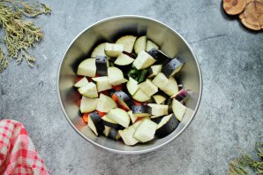 Овощное рагу с брокколи и баклажанами Овощное рагу с брокколи и баклажанами