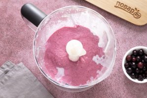 Коктейль с молоком и смородиной Коктейль с молоком и смородиной