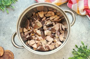 Маринованные белые грибы