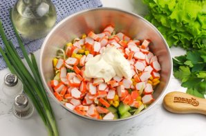 Салат из свежей капусты и крабовых палочек Салат из свежей капусты и крабовых палочек