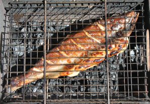 Горбуша на решетке Горбуша на решетке