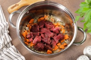 Суп с говядиной и картошкой Суп с говядиной и картошкой