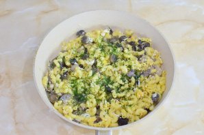 Макароны с грибами и яйцом Макароны с грибами и яйцом