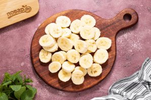 Банановый десерт без выпечки