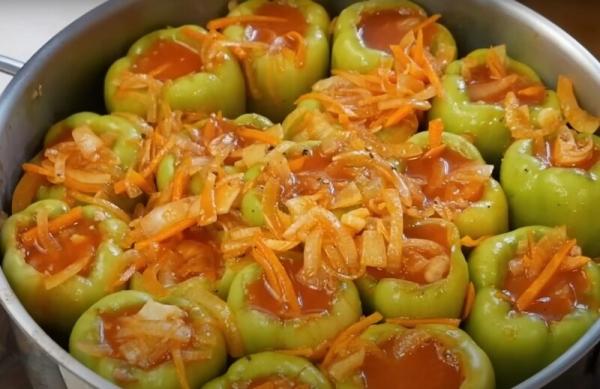 Фаршированные перцы, как у бабушки: невероятно сочные и ароматные. Ресторанное блюдо без лишних усилий Фаршированные перцы, как у бабушки: невероятно сочные и ароматные. Ресторанное блюдо без лишних усилий