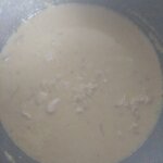 Куриное филе с чесноком в сметане