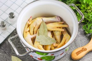 Закуска из куриных лапок Закуска из куриных лапок