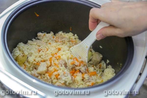 Плов со свининой и картофелем в мультиварке Плов со свининой и картофелем в мультиварке