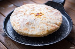 Хачапури с сулугуни и творогом Хачапури с сулугуни и творогом