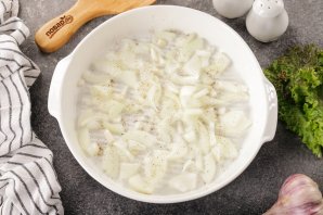 Куриная грудка, запеченная с картофелем Куриная грудка, запеченная с картофелем