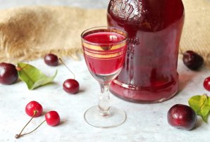 Настойка на косточках вишни Настойка на косточках вишни