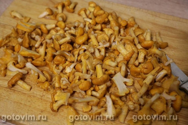 Паста карбонара с беконом и лисичками в мультиварке