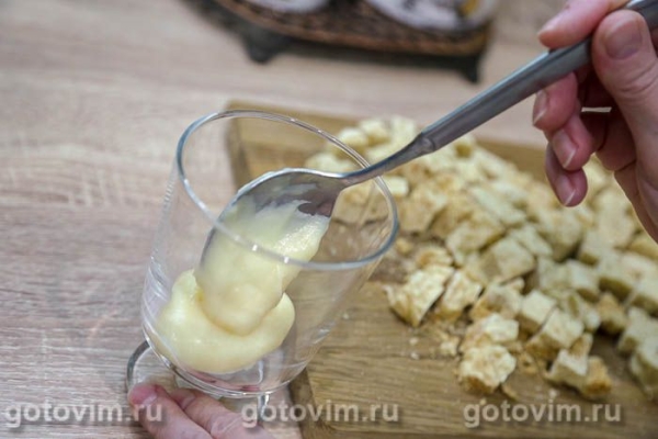 Десерт порционный с бисквитом и заварным кремом (Трайфл) Десерт порционный с бисквитом и заварным кремом (Трайфл)