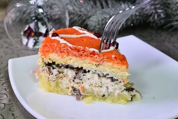 Новогодний салат «Арлекин» для шикарного праздничного стола 2026. Понравится всем гостям!