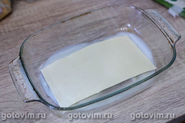 Мясная лазанья с соусом бешамель в микроволновке
