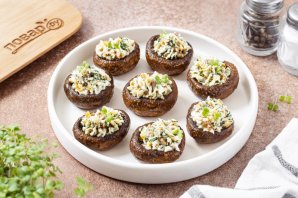 Шампиньоны с начинкой