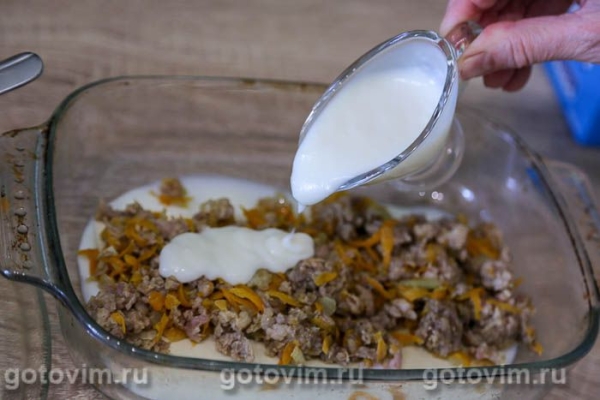 Мясная лазанья с соусом бешамель в микроволновке
