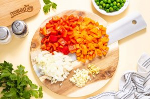 Рис по-тайски с овощами