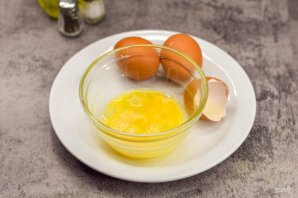 Яичные конвертики с сыром и ветчиной