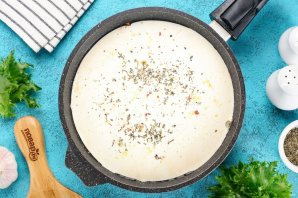 Фарфалле с курицей в сливочном соусе Фарфалле с курицей в сливочном соусе