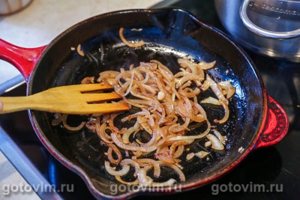 Теплый салат из куриной печени с пряной морковью Теплый салат из куриной печени с пряной морковью