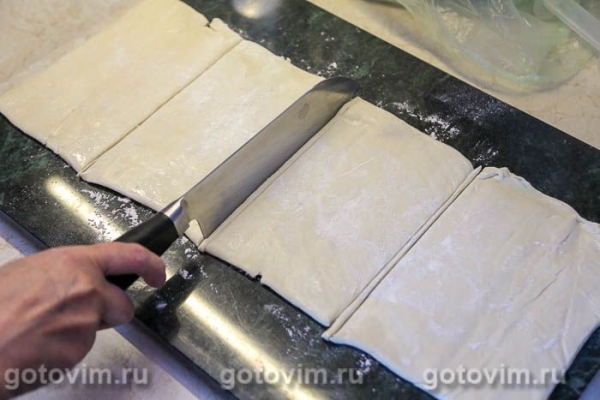 Лодочки из слоеного теста с ветчиной и сыром Лодочки из слоеного теста с ветчиной и сыром