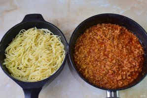 Спагетти по-болонски Спагетти по-болонски