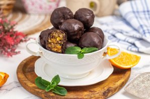 Конфеты из сухофруктов в шоколаде Конфеты из сухофруктов в шоколаде