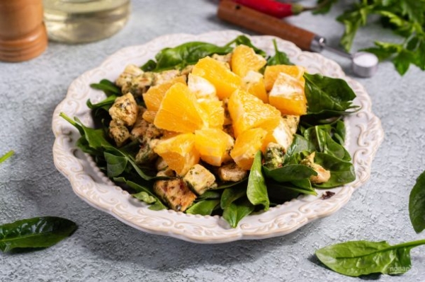 Салат с курицей и апельсинами Салат с курицей и апельсинами