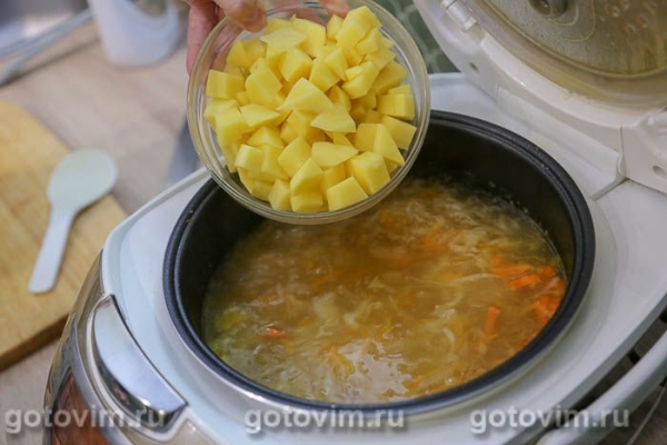 Щи с квашеной капустой в мультиварке