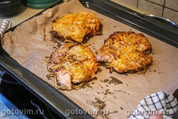 Отбивные из свинина в панировке картофельной стружки Отбивные из свинина в панировке картофельной стружки