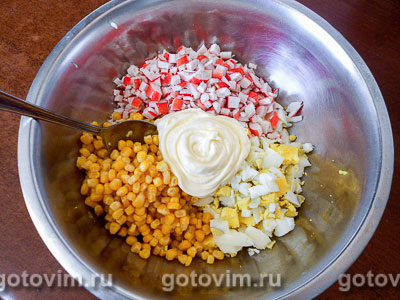 Поповеры с салатом из крабовых палочек Поповеры с салатом из крабовых палочек