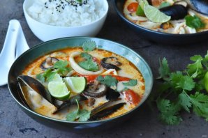 Суп "Том ям" с мидиями Суп "Том ям" с мидиями