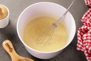 Манник на кефире в мультиварке