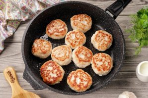 Куриные биточки в сливочном соусе Куриные биточки в сливочном соусе