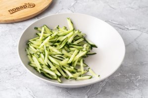 Холодный суп из огурцов по-корейски Холодный суп из огурцов по-корейски