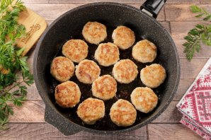 Тефтели с луком и морковью Тефтели с луком и морковью