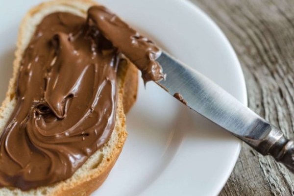 Шоколадная паста с сухим молоком и арахисом