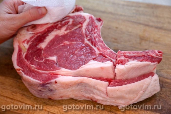 Говядина в фольге, запеченная в духовке