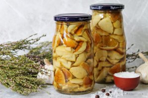 Маринованные белые грибы