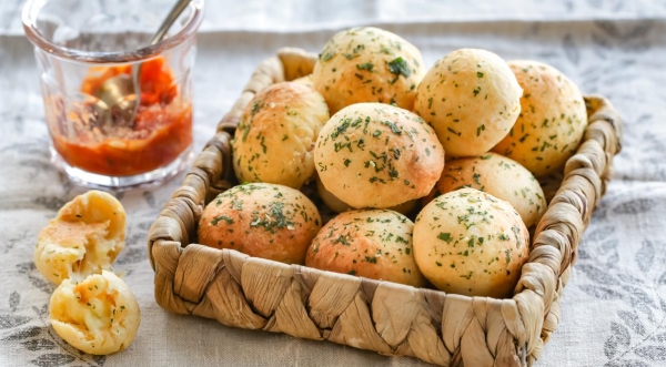 Воздушные сырные бомбочки с начинкой, пошаговый рецепт с фото на 302 ккал Воздушные сырные бомбочки с начинкой, пошаговый рецепт с фото на 302 ккал