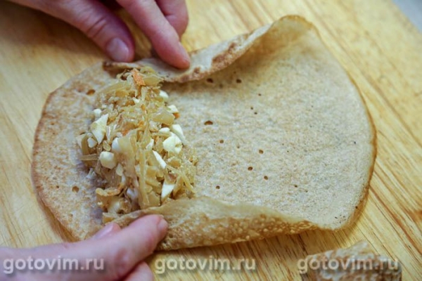 Блины, фаршированные квашеной капустой и яйцом Блины, фаршированные квашеной капустой и яйцом