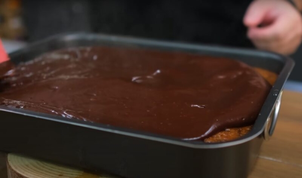 Смешайте муку с апельсиновым соком. Вкуснейший торт к праздничному столу или вечернему чаепитию Смешайте муку с апельсиновым соком. Вкуснейший торт к праздничному столу или вечернему чаепитию