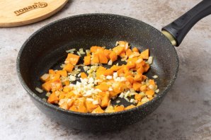 Крем-суп из красной чечевицы Крем-суп из красной чечевицы